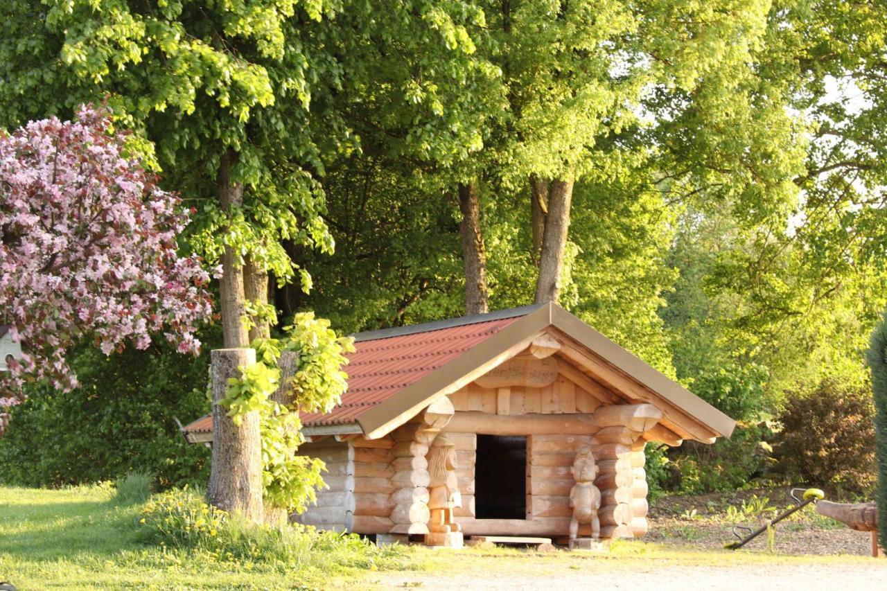 Heumann_s Blockhaeuser am Wald Hotell Pottenstein Exteriör bild